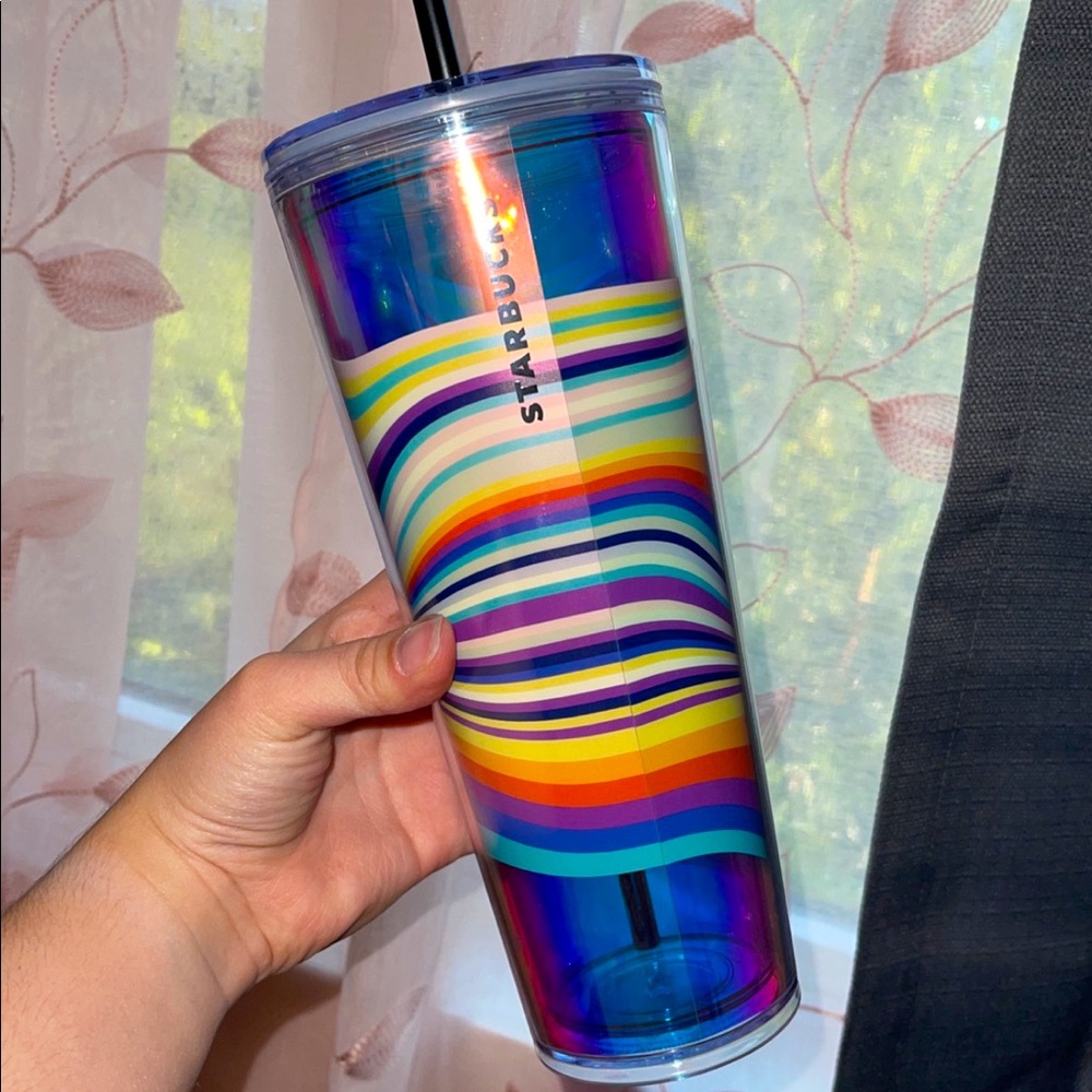 NWT -RARE SUMMER 21’ Rainbow wave Starbucks venti
